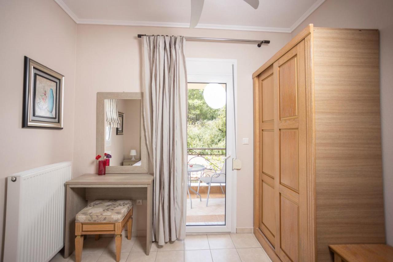 Holiday Villa 페프코초리 외부 사진